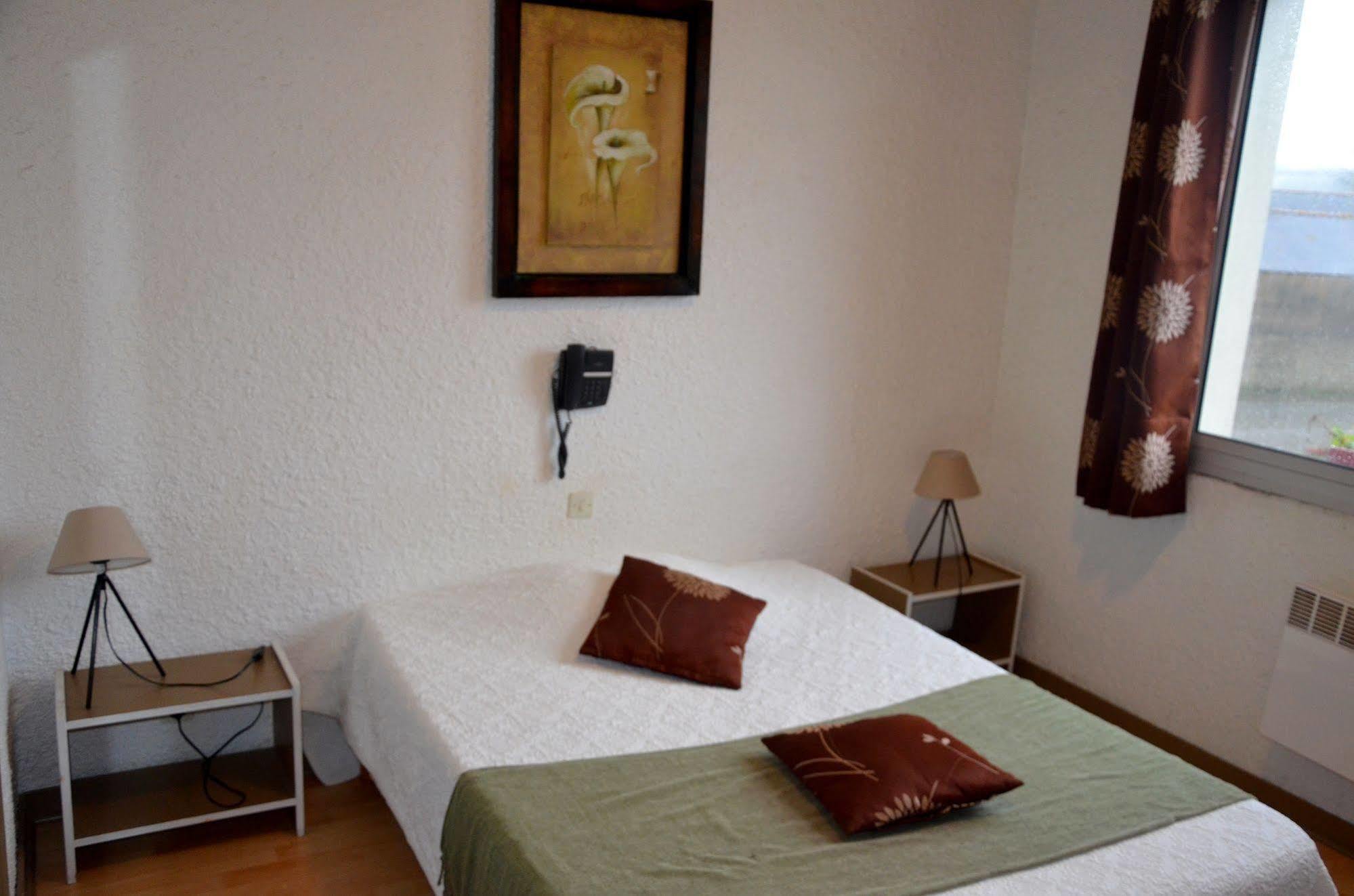 Hotel Le Week-End Plouider Esterno foto